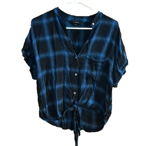 Olivaceous size small women’s plaid button down excellent used condition - Picture 1 of 4